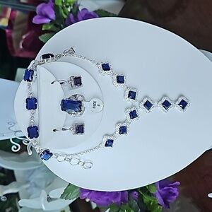 (NWT)Sapphire Blue Jewelry Set